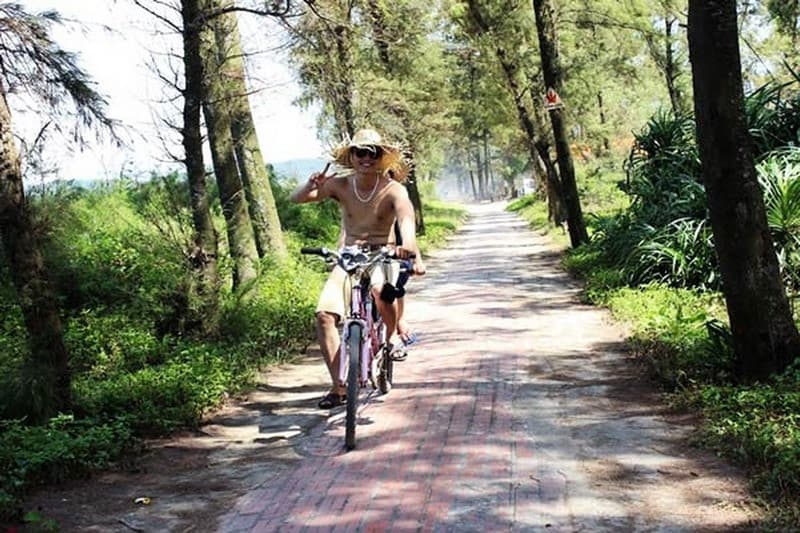 Đạp xe trên con đường tình yêu cô tô