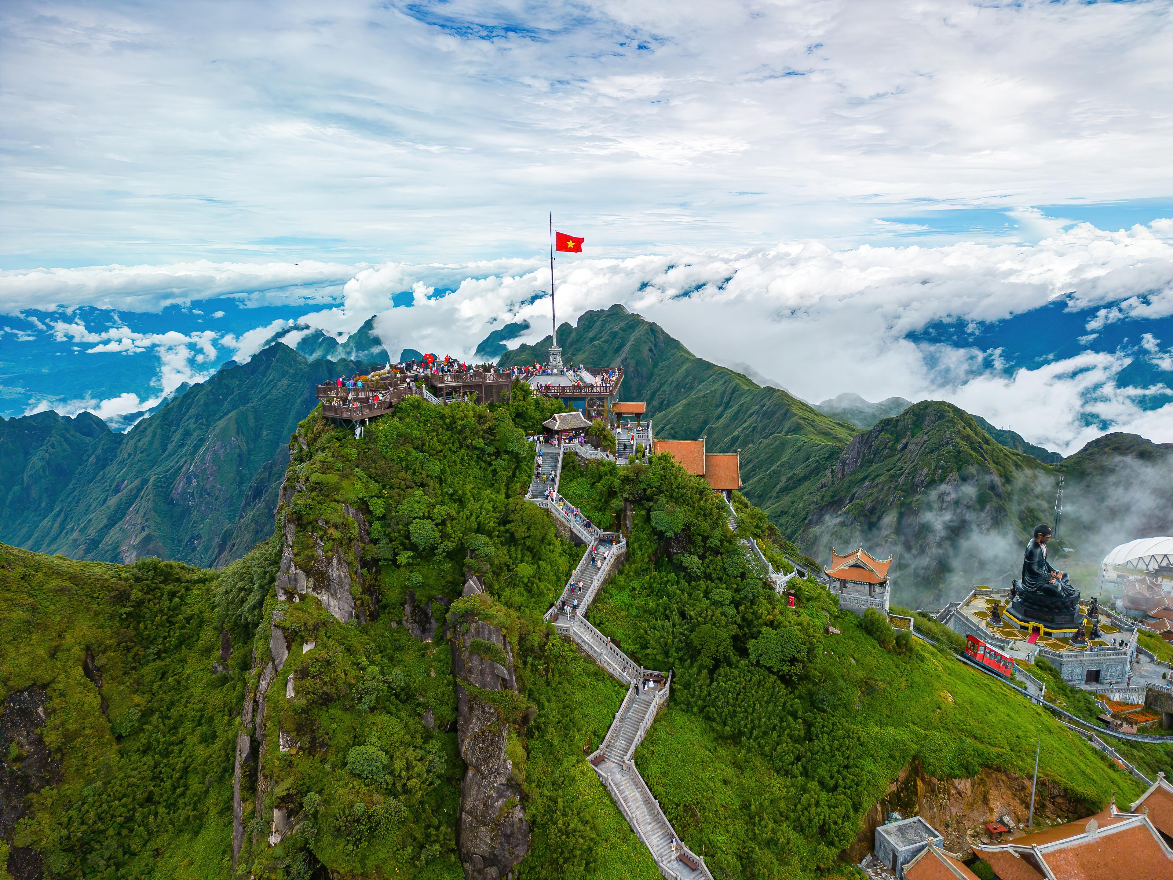 Tour Vòng cung Tây Bắc: Sapa - Lai Châu - Điện Biên - Mộc Châu 5 ngày 4 đêm từ Hà Nội - Tết Dương Lịch 2026